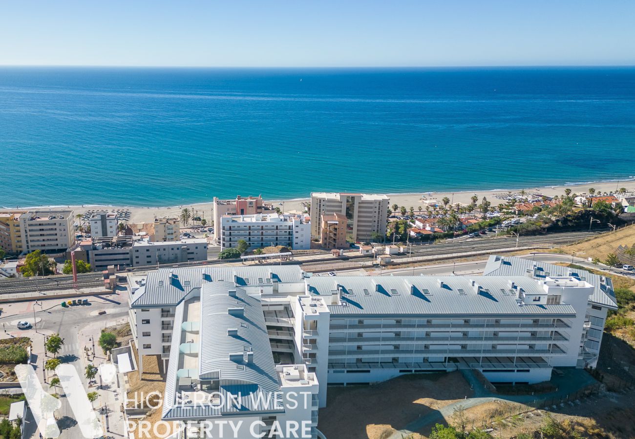 Apartment in Fuengirola - 2-Bedroom Apartment with Incredible Sea Views