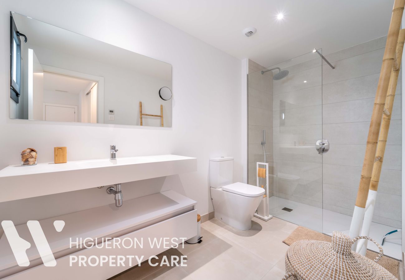 Apartment in Fuengirola - The Palm Escape by HWPC