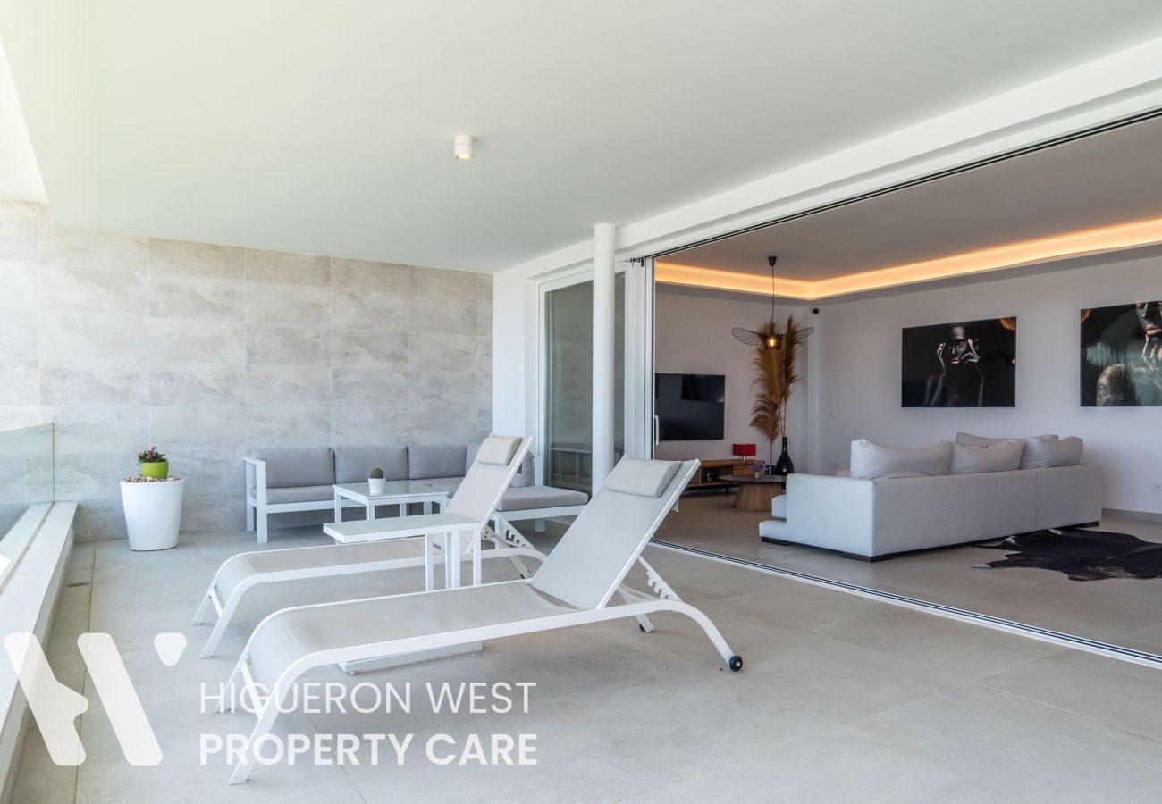 Apartment in Benalmádena - Luma View Retreat By HWPC