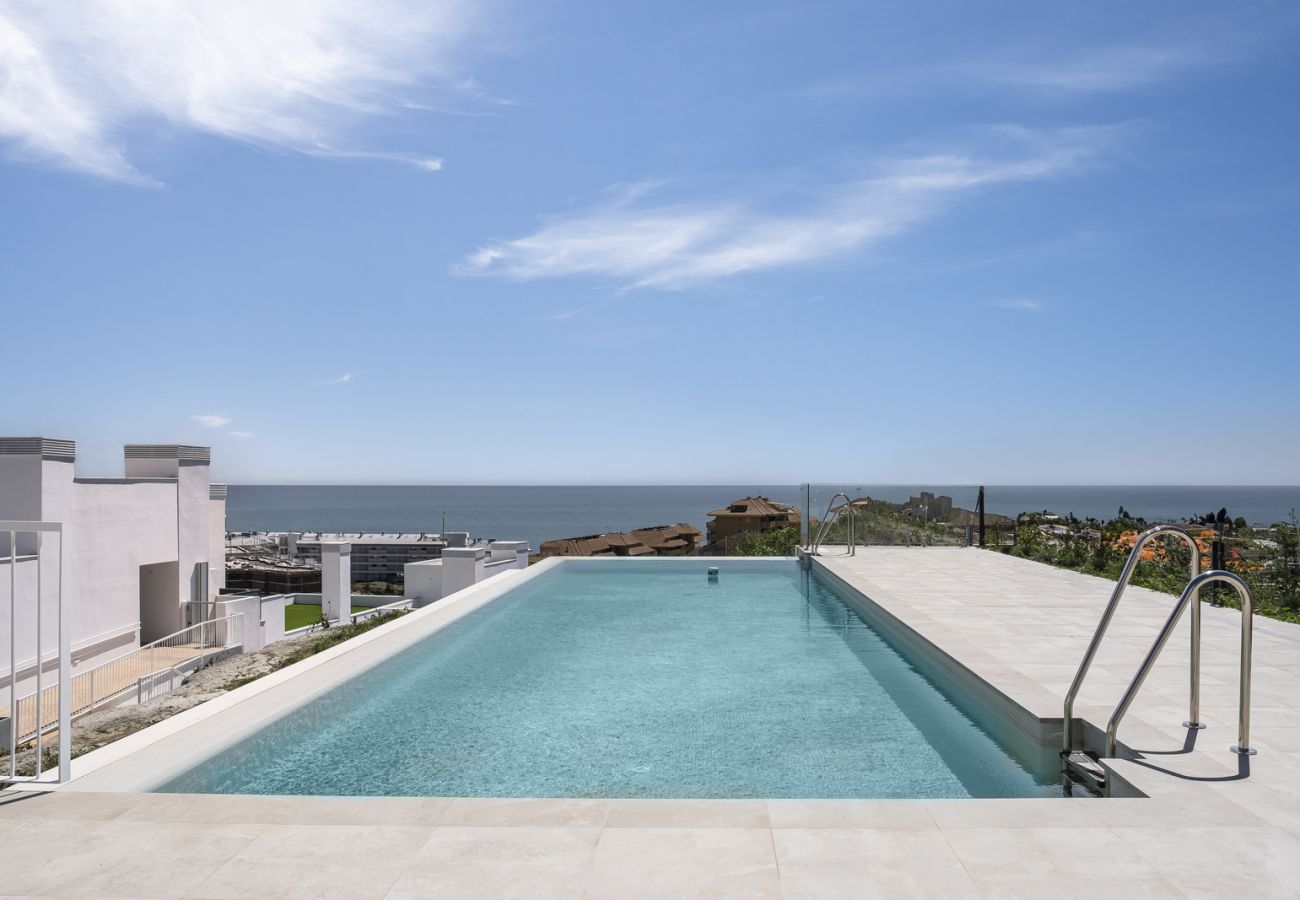 Apartment in Fuengirola - Terraza Mar by HWPC