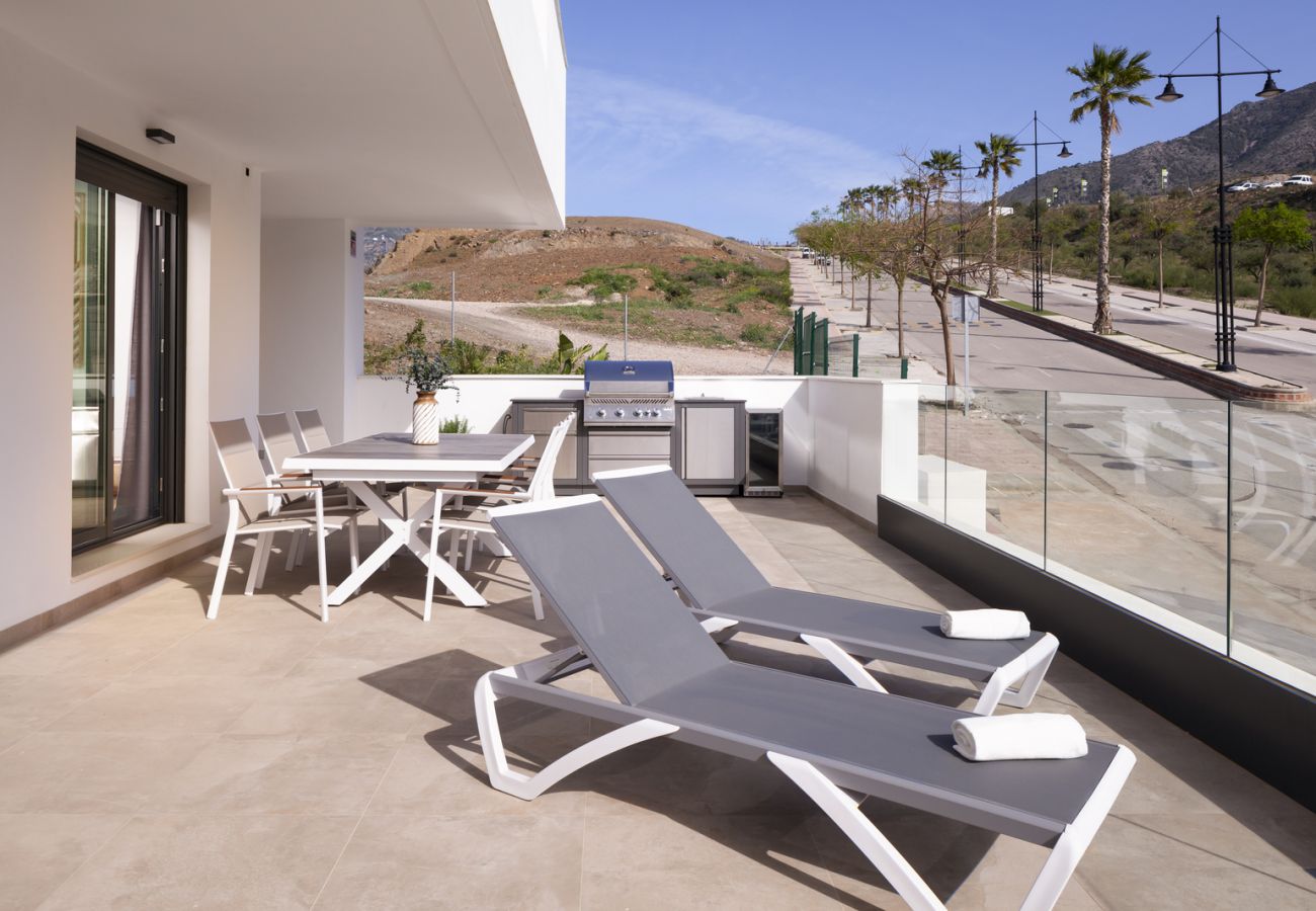 Apartment in Fuengirola - Terraza Mar by HWPC