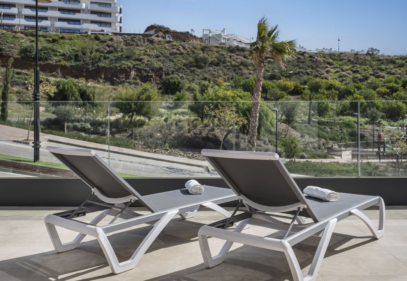 Apartment in Fuengirola - Terraza Mar by HWPC