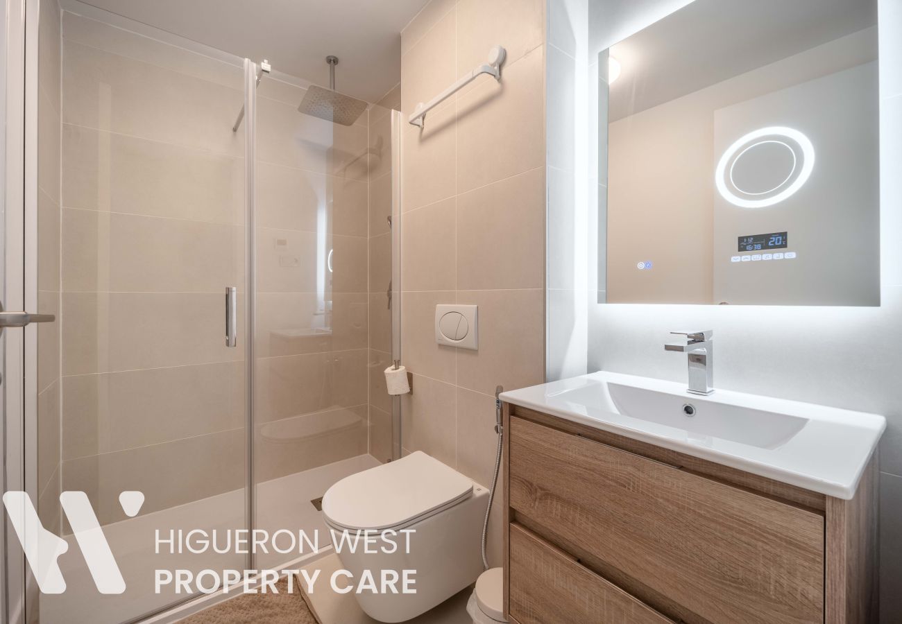 Apartment in Fuengirola - The Oasis in Las Lomas by HWPC 