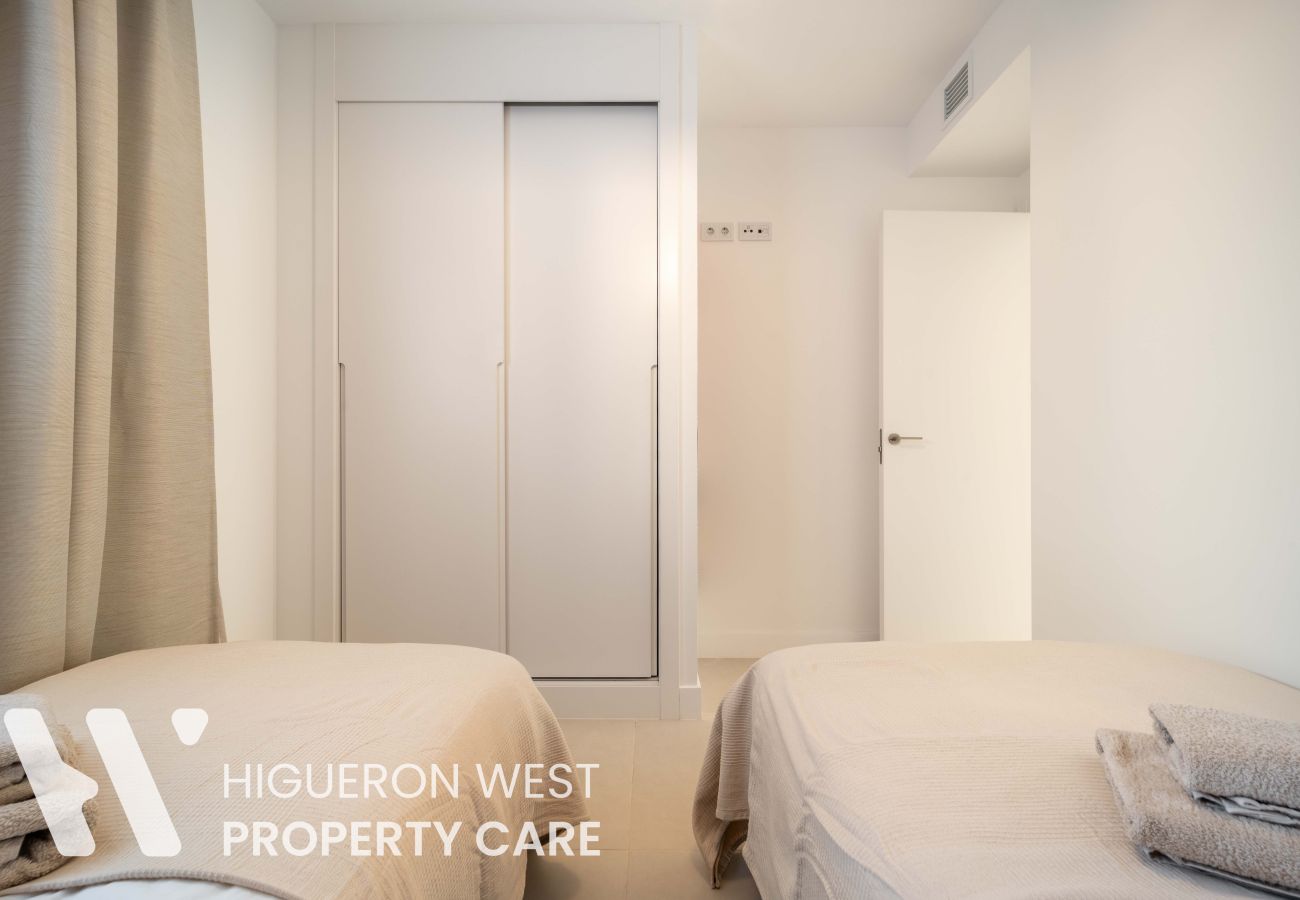 Apartment in Fuengirola - The Oasis in Las Lomas by HWPC 