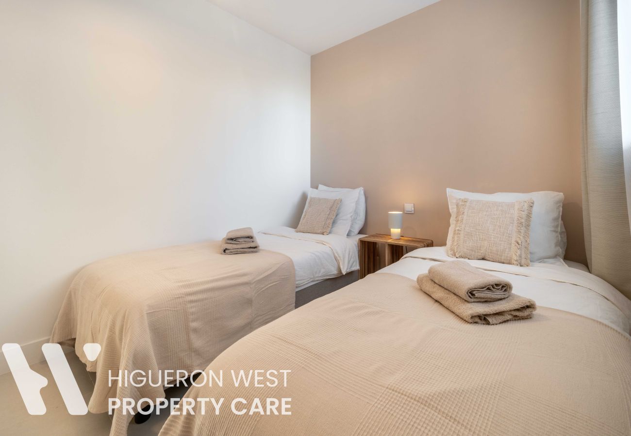 Apartment in Fuengirola - The Oasis in Las Lomas by HWPC 