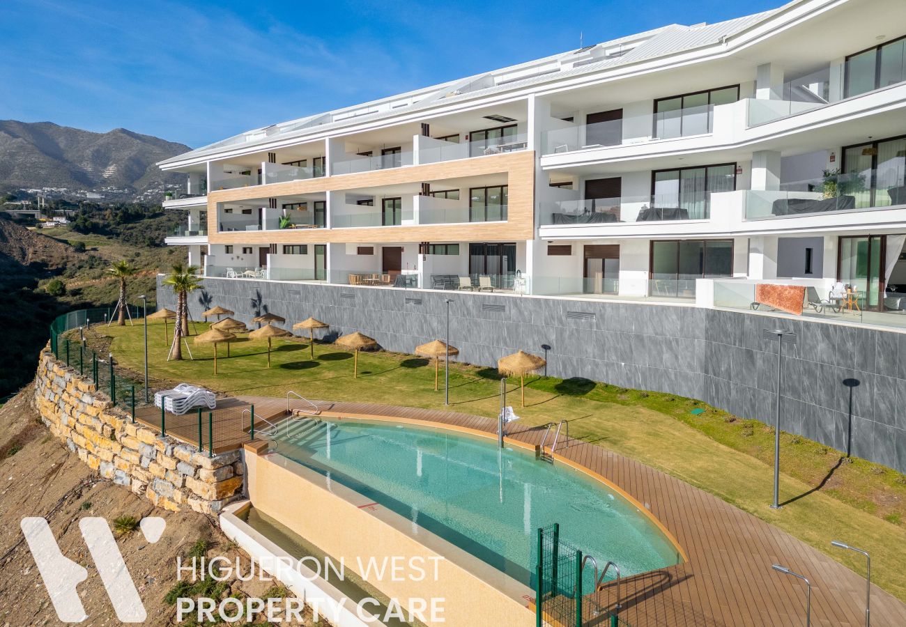 Apartment in Fuengirola - The Oasis in Las Lomas by HWPC 