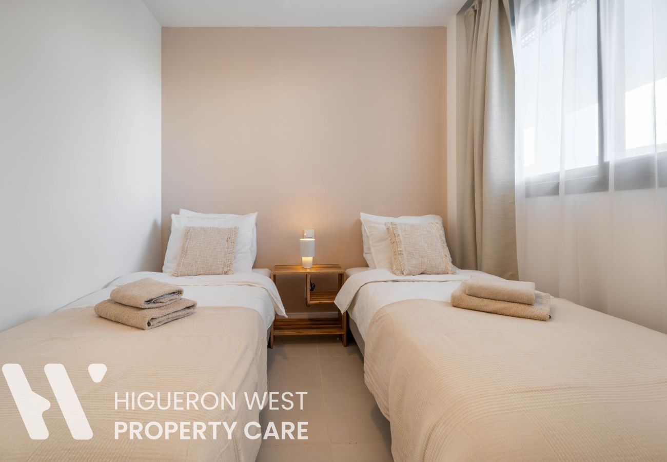 Apartment in Fuengirola - The Oasis in Las Lomas by HWPC 