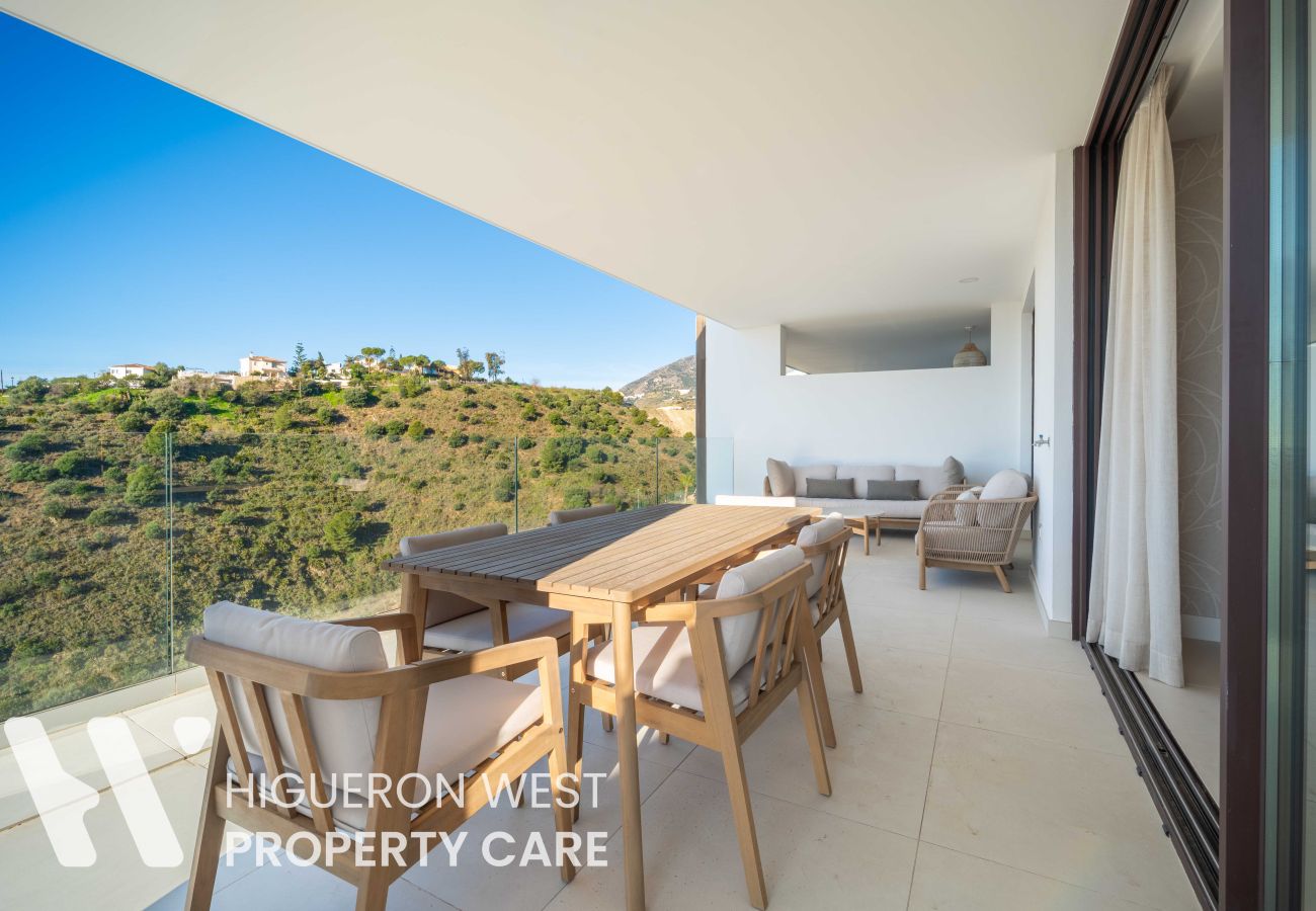 Apartment in Fuengirola - Infinity View by HWPC
