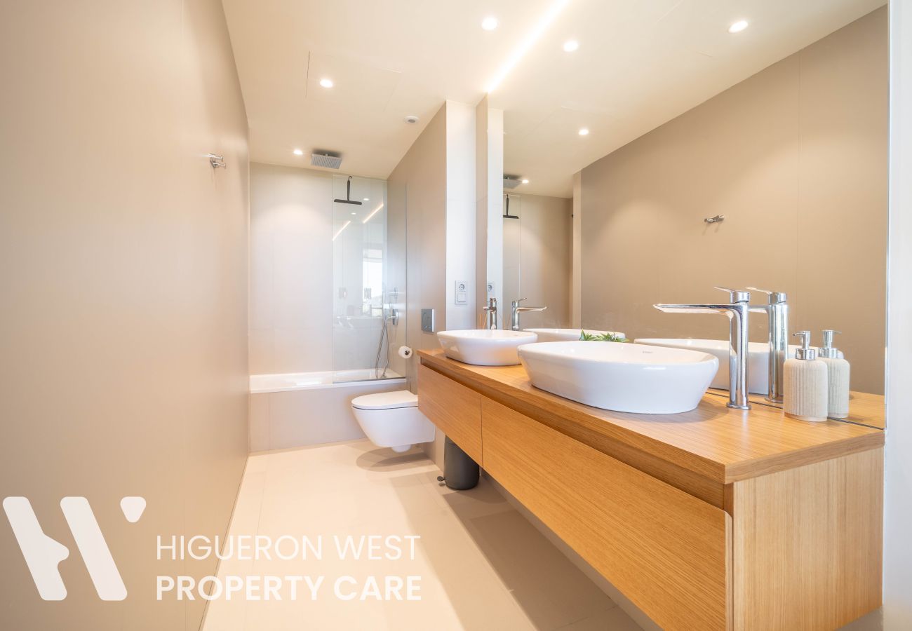 Apartment in Fuengirola - Aalborg Mezcal