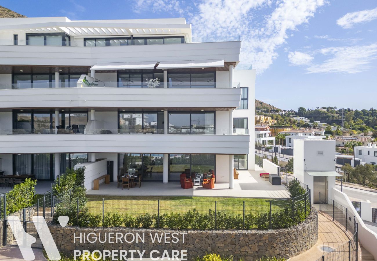 Apartment in Fuengirola - Palm Retreat by HWPC