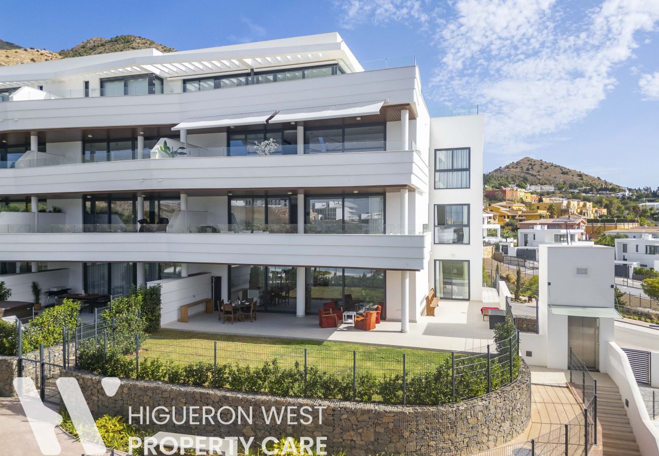 Apartment in Fuengirola - Palm Retreat by HWPC