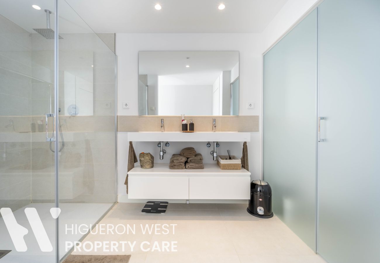 Apartment in Fuengirola - Palm Retreat by HWPC