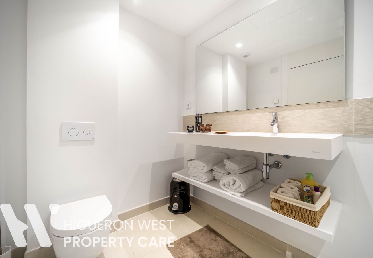 Apartment in Fuengirola - Palm Retreat by HWPC