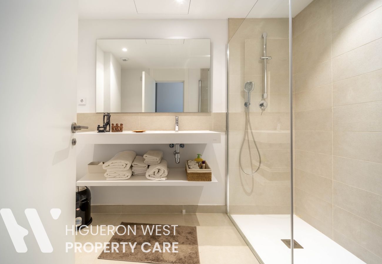 Apartment in Fuengirola - Palm Retreat by HWPC