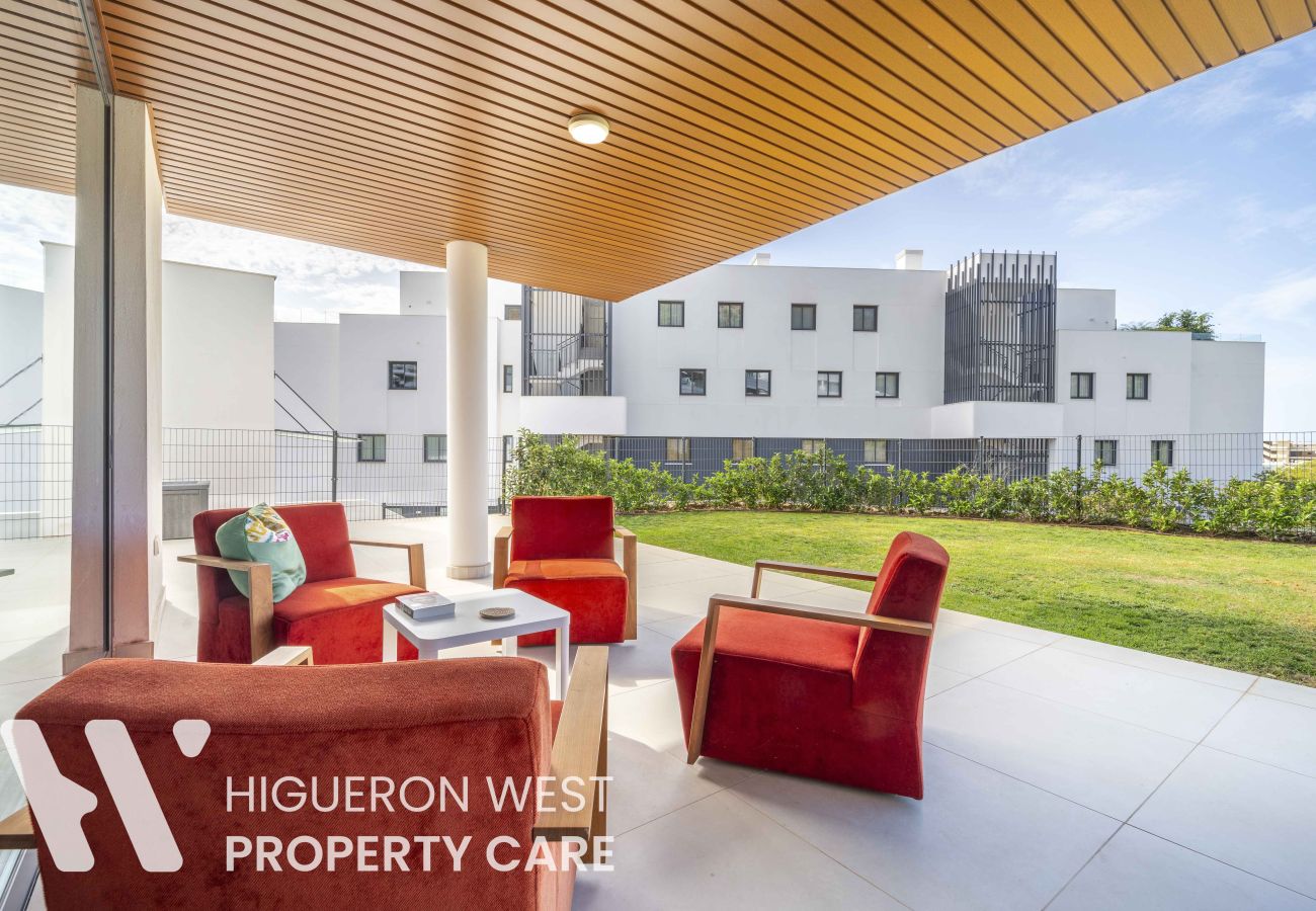 Apartment in Fuengirola - Palm Retreat by HWPC