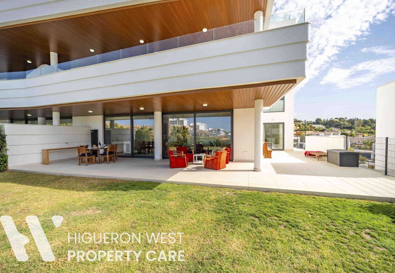 Apartment in Fuengirola - Palm Retreat by HWPC