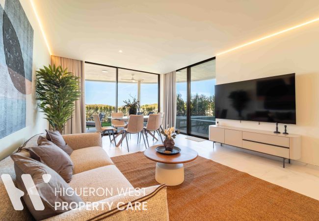 Apartment in Fuengirola - The Sun & Sea Pool Hideaway by HWPC