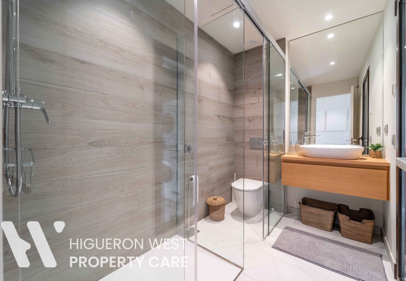 Apartment in Fuengirola - The Sun & Sea Pool Hideaway by HWPC