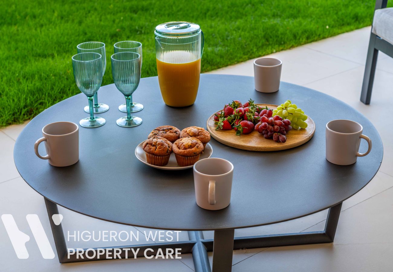 Apartment in Fuengirola - The Sun & Sea Pool Hideaway by HWPC