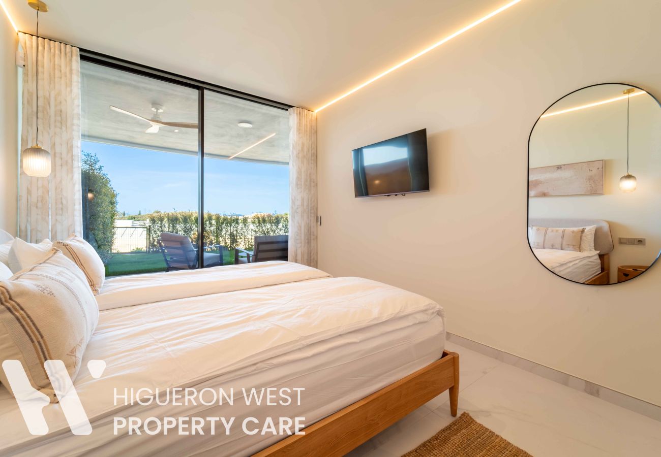 Apartment in Fuengirola - The Sun & Sea Pool Hideaway by HWPC