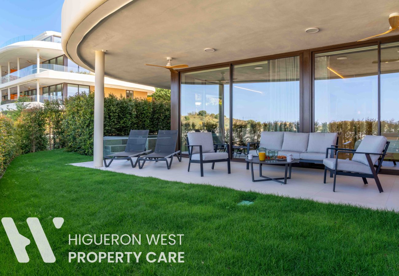 Apartment in Fuengirola - The Sun & Sea Pool Hideaway by HWPC