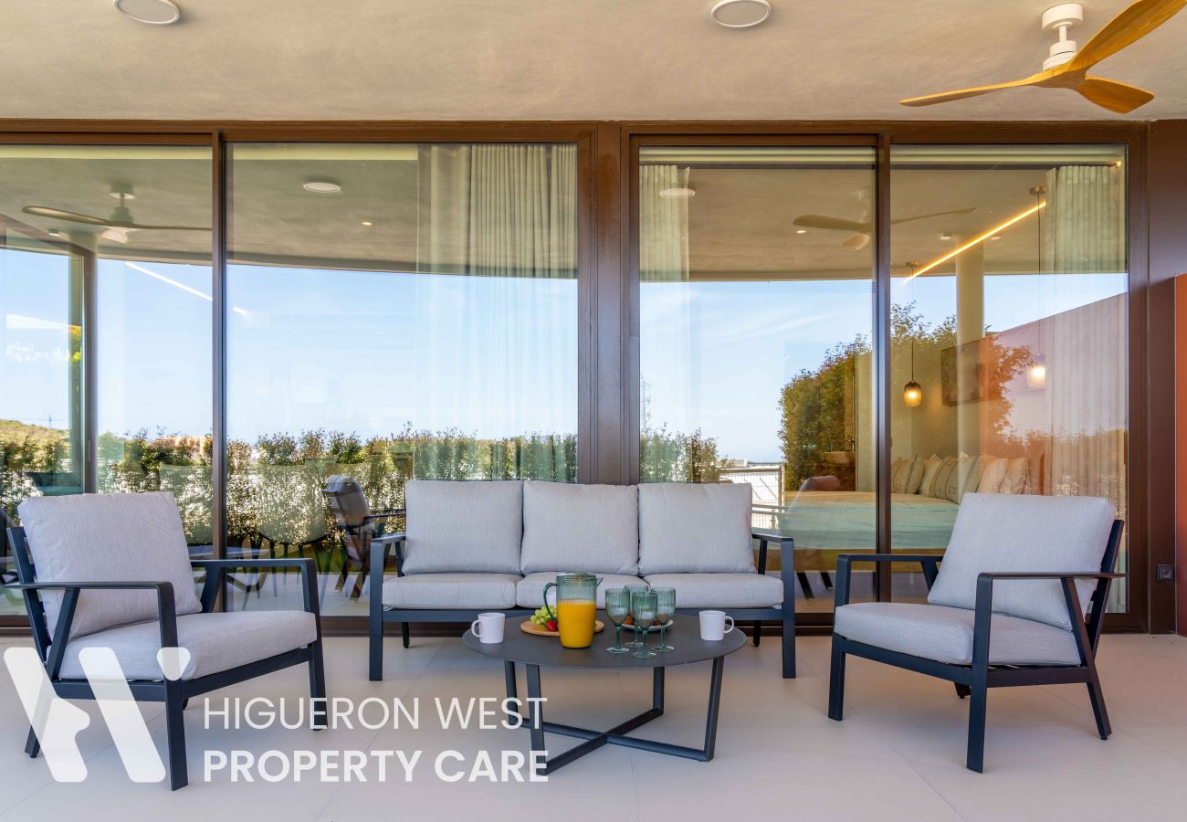 Apartment in Fuengirola - The Sun & Sea Pool Hideaway by HWPC