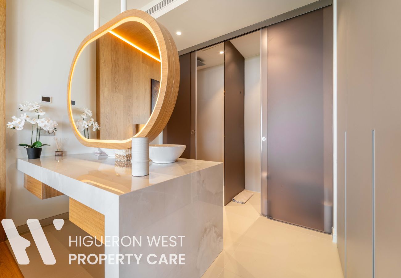 Apartment in Fuengirola - The Sunset Horizon Retreat by HWPC