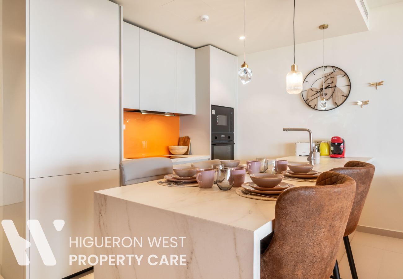 Apartment in Fuengirola - The Sunset Horizon Retreat by HWPC