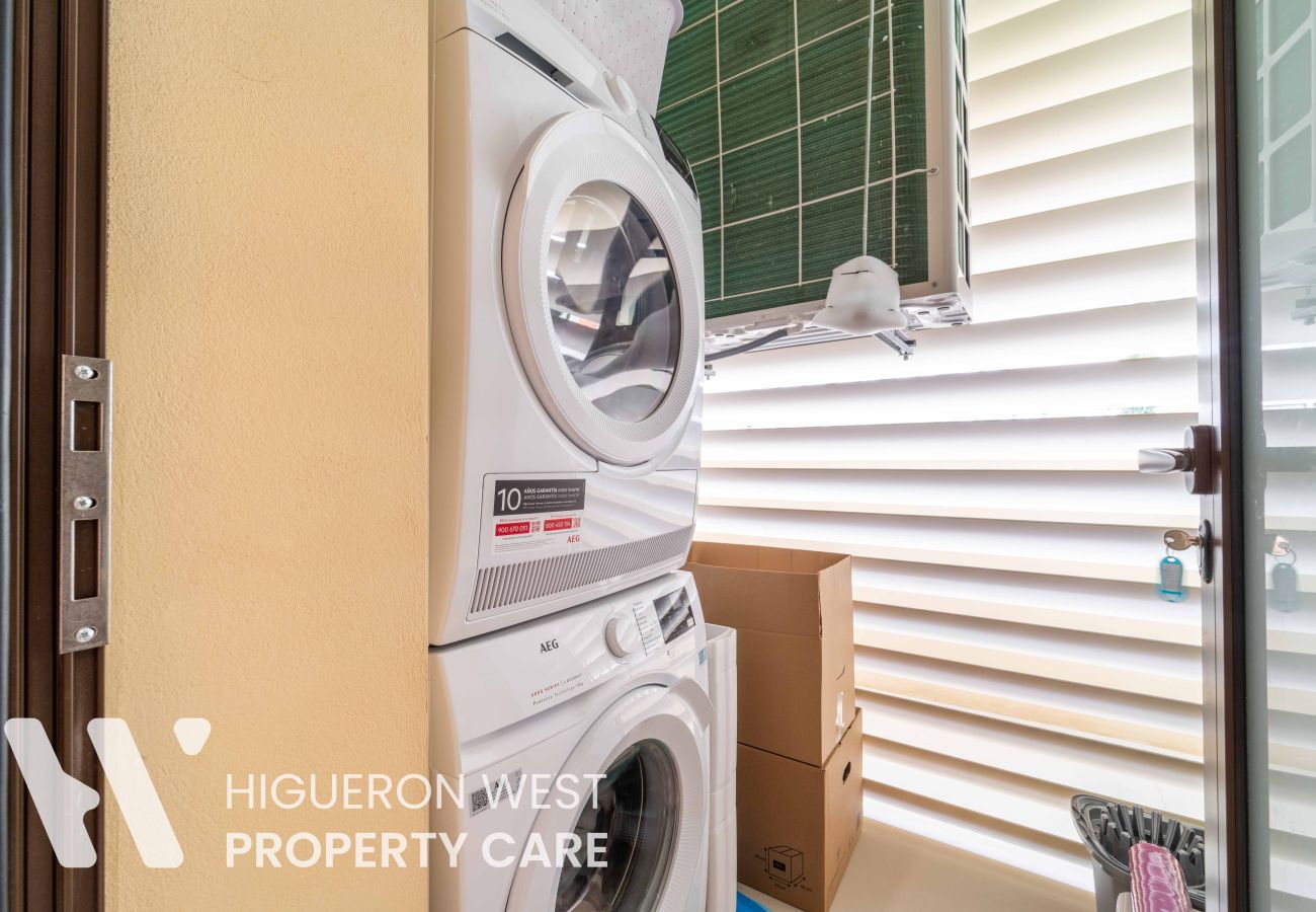 Apartment in Fuengirola - The Sunset Horizon Retreat by HWPC