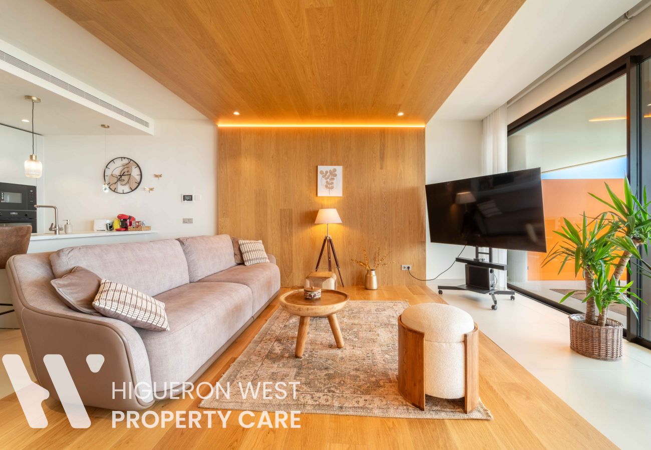 Apartment in Fuengirola - The Sunset Horizon Retreat by HWPC