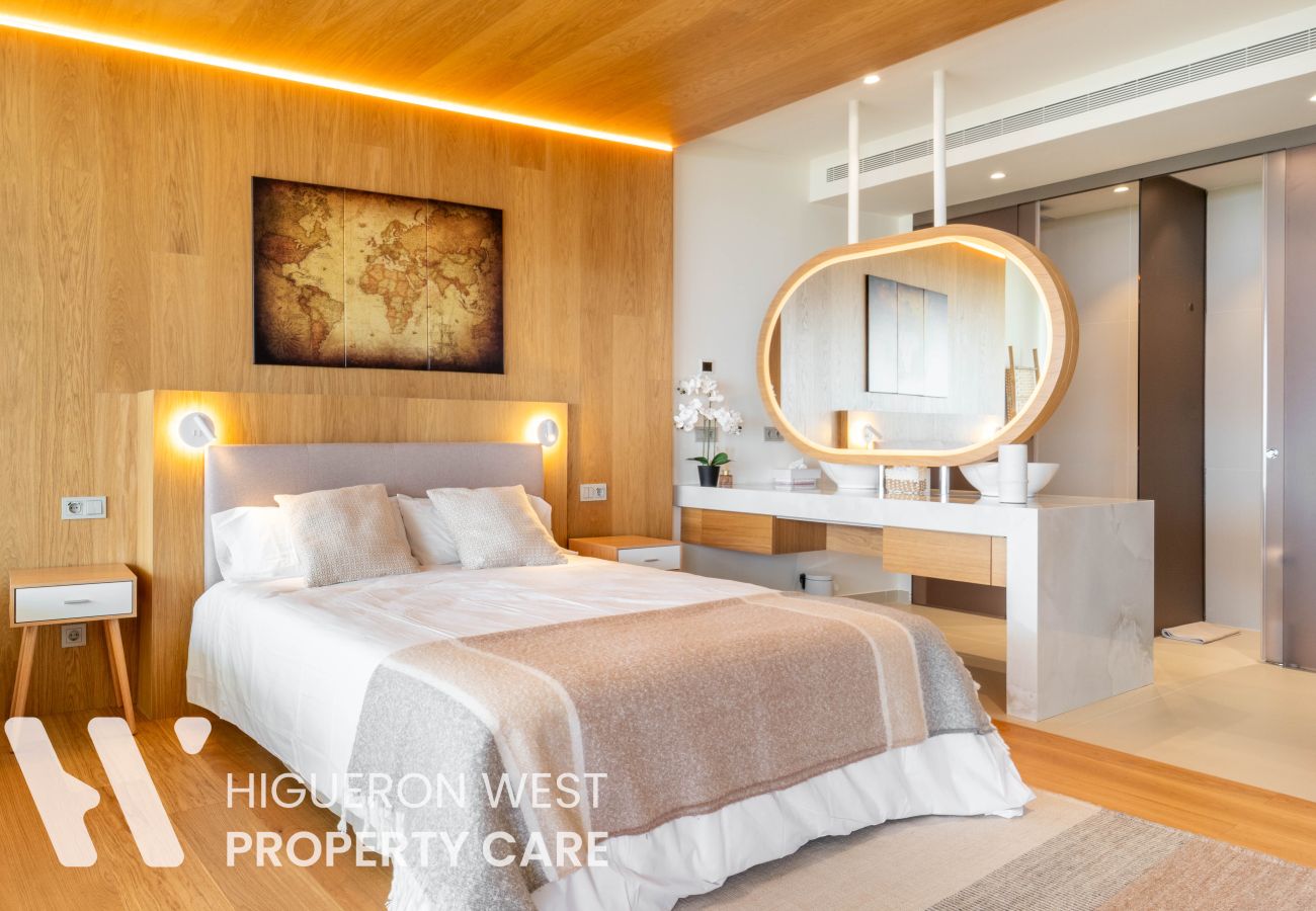 Apartment in Fuengirola - The Sunset Horizon Retreat by HWPC