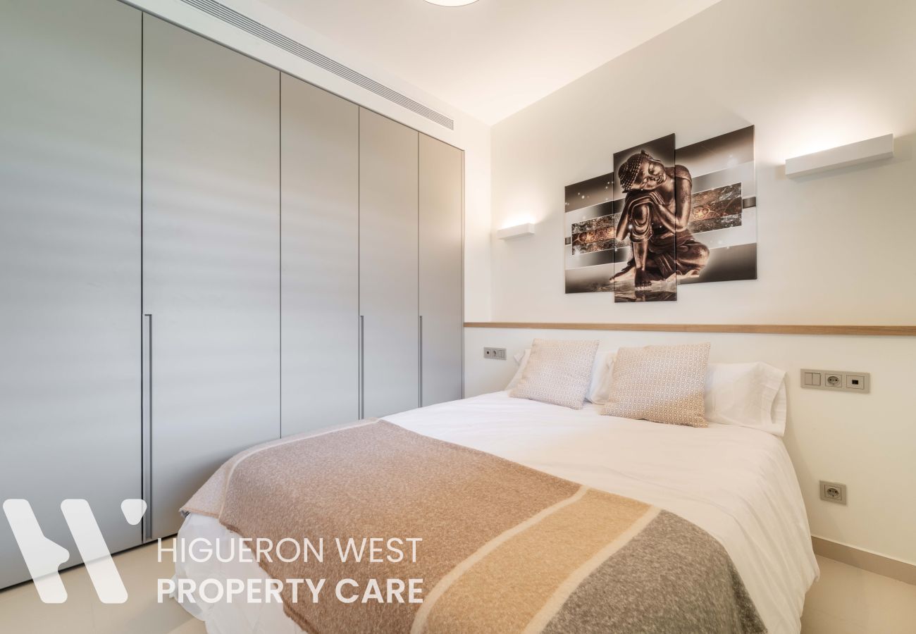 Apartment in Fuengirola - The Sunset Horizon Retreat by HWPC