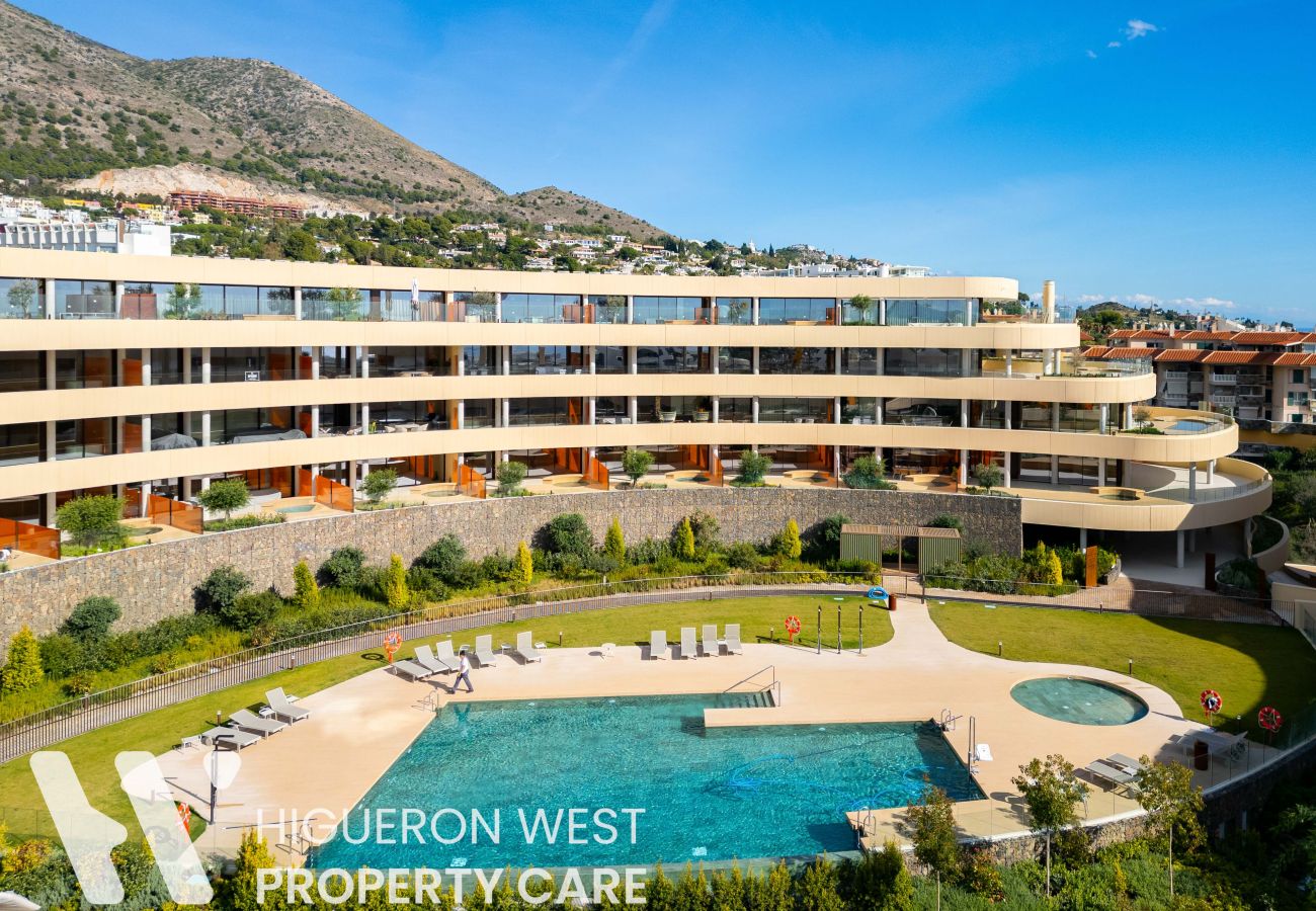 Apartment in Fuengirola - The Sunset Horizon Retreat by HWPC