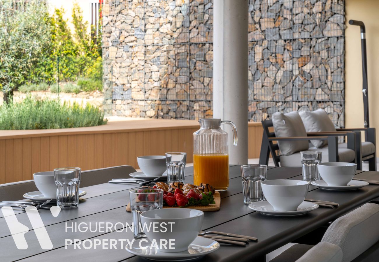 Apartment in Fuengirola - The Horizon Pool Terrace by HWPC