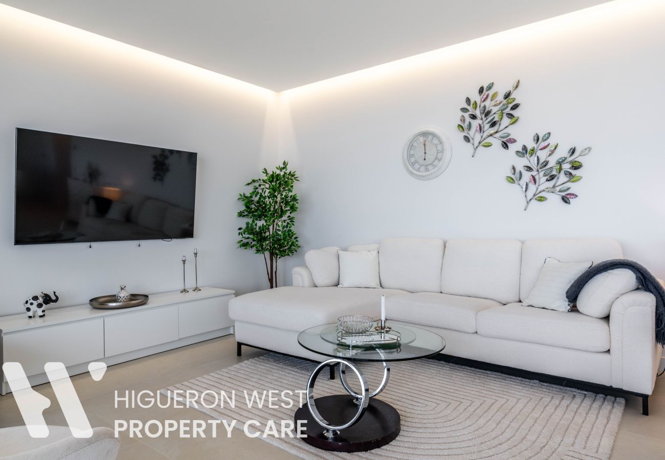 Apartment in Fuengirola - Casa Lina - Panoramic Seaviews and evening Sun! Higueron West, Fuengirola