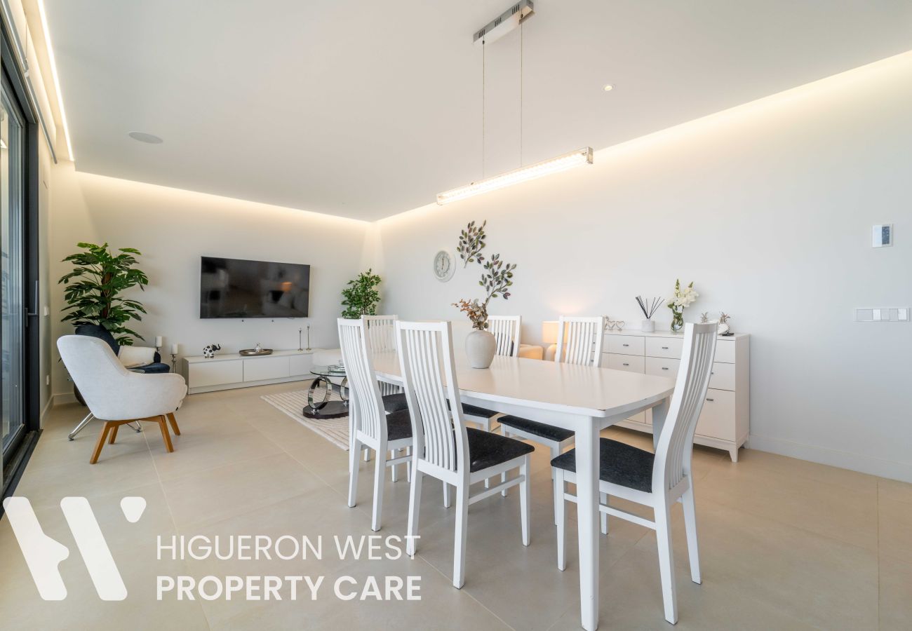 Apartment in Fuengirola - Casa Lina - Panoramic Seaviews and evening Sun! Higueron West, Fuengirola