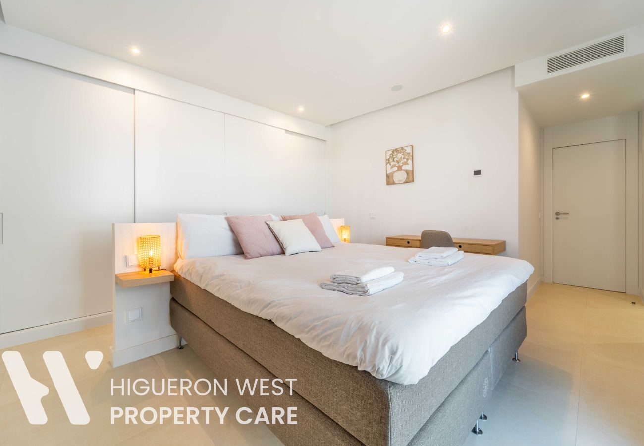 Apartment in Fuengirola - Casa Lina - Panoramic Seaviews and evening Sun! Higueron West, Fuengirola