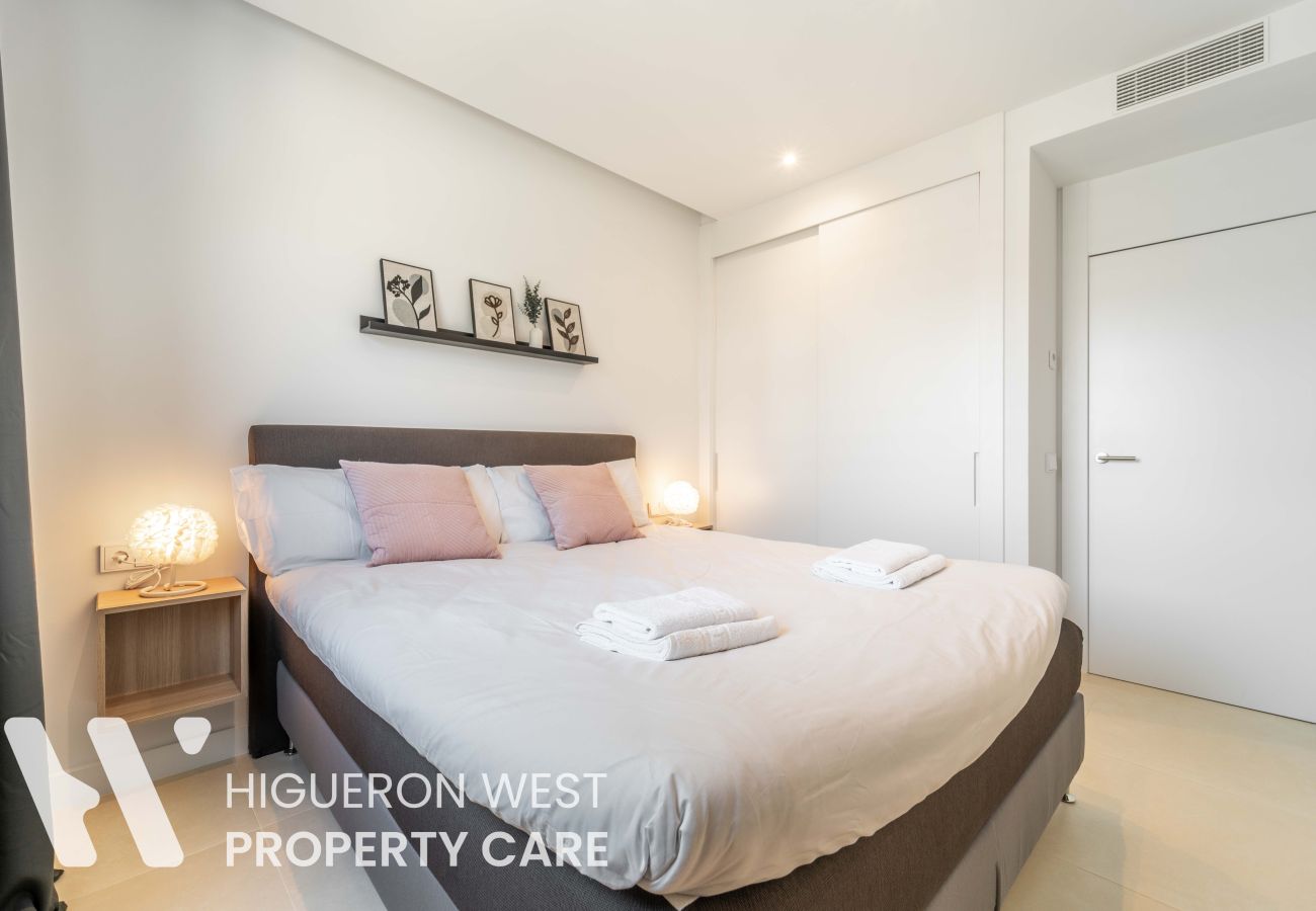 Apartment in Fuengirola - Casa Lina - Panoramic Seaviews and evening Sun! Higueron West, Fuengirola