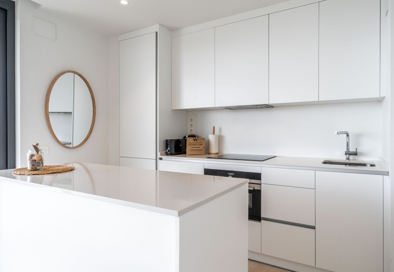 Apartment in Fuengirola - La Terraza del Sol – All-Day Sun & Alfresco Dining | Higueron West, Fuengirola