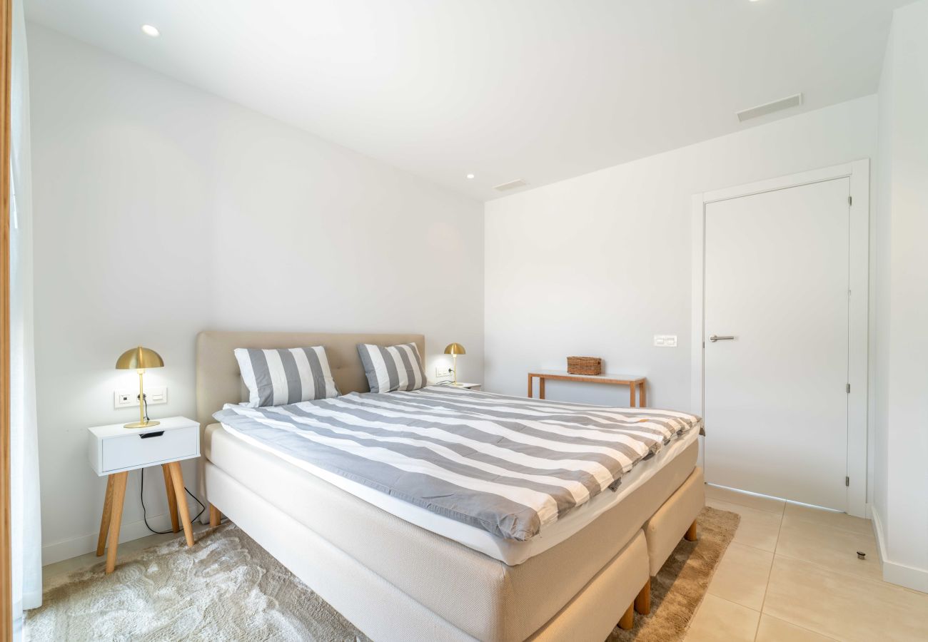 Apartment in Fuengirola - La Terraza del Sol – All-Day Sun & Alfresco Dining | Higueron West, Fuengirola