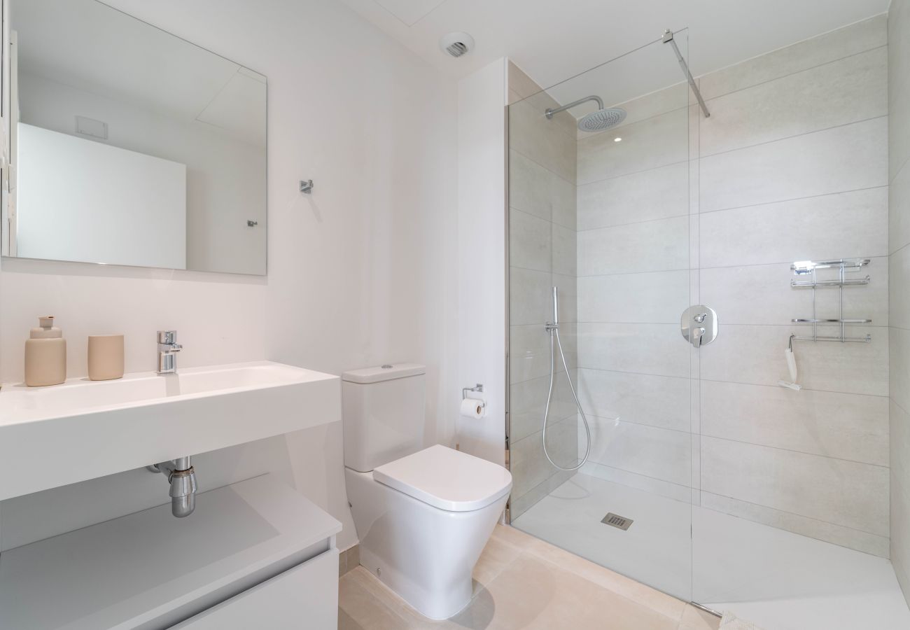 Apartment in Fuengirola - La Terraza del Sol – All-Day Sun & Alfresco Dining | Higueron West, Fuengirola
