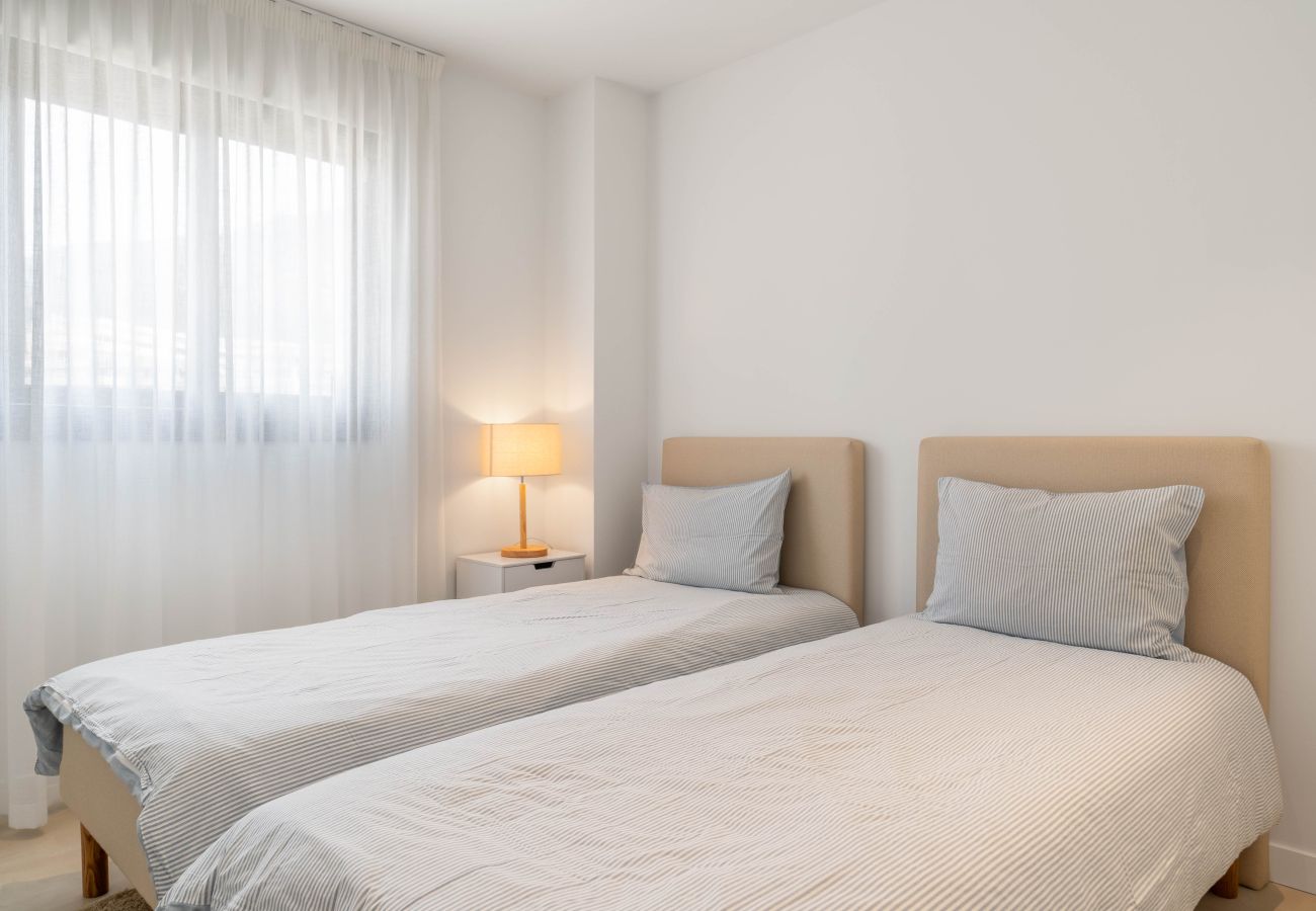 Apartment in Fuengirola - La Terraza del Sol – All-Day Sun & Alfresco Dining | Higueron West, Fuengirola