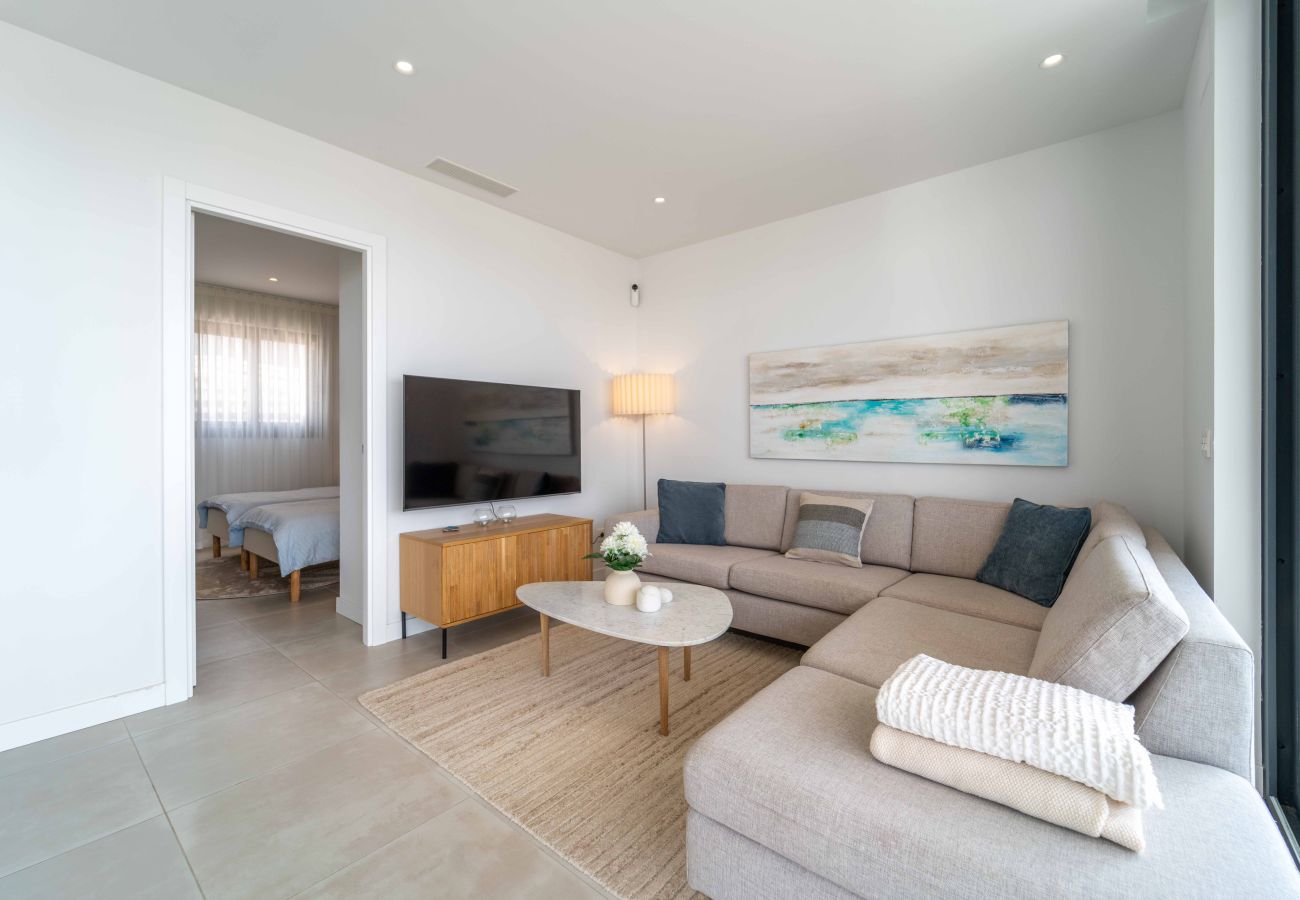 Apartment in Fuengirola - La Terraza del Sol – All-Day Sun & Alfresco Dining | Higueron West, Fuengirola