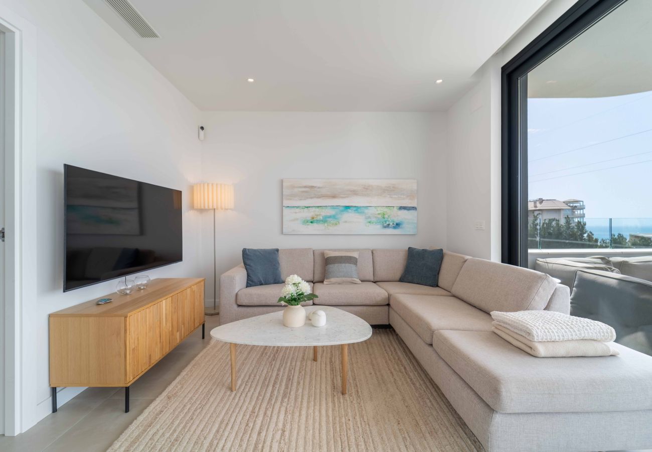 Apartment in Fuengirola - La Terraza del Sol – All-Day Sun & Alfresco Dining | Higueron West, Fuengirola