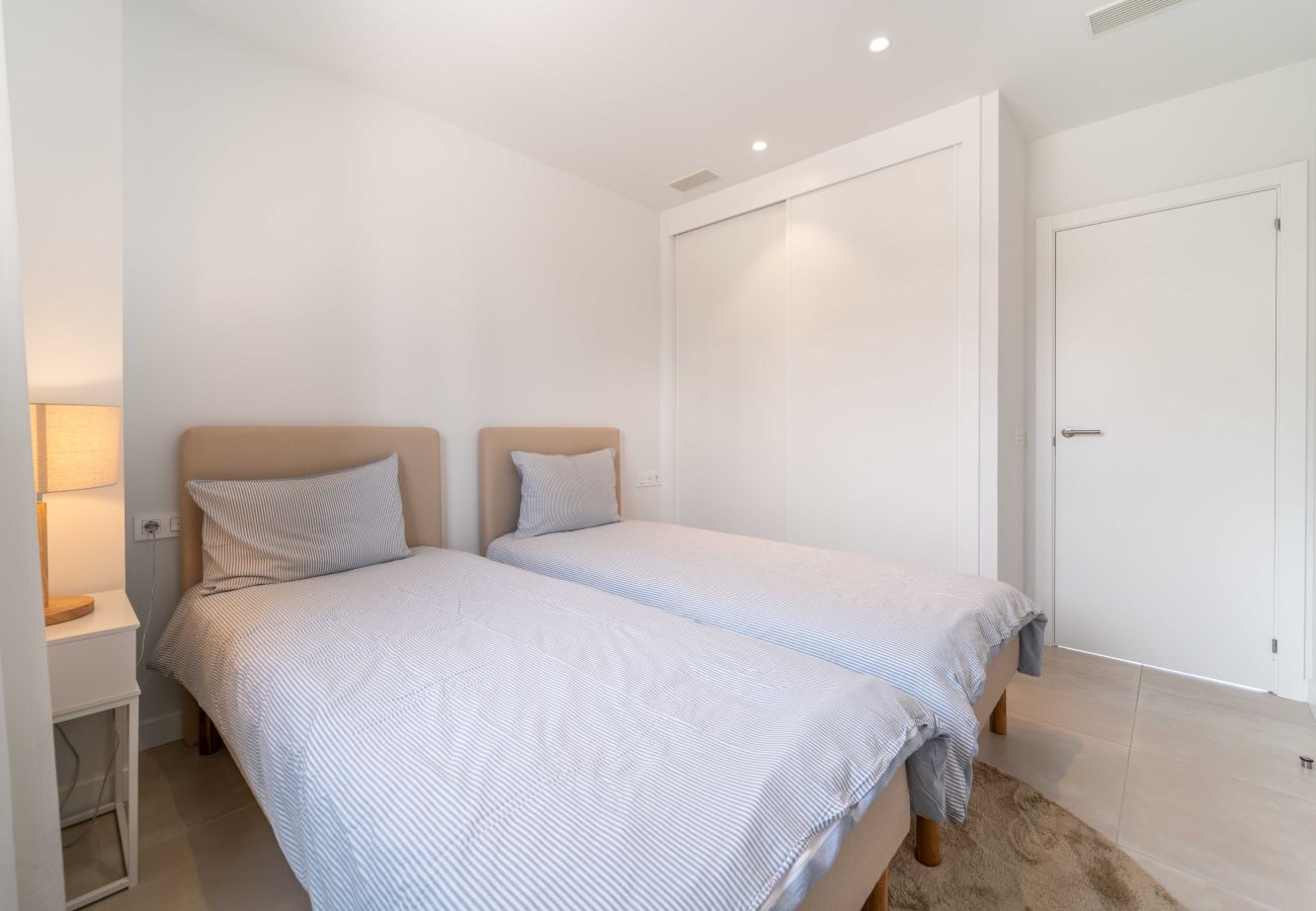 Apartment in Fuengirola - La Terraza del Sol – All-Day Sun & Alfresco Dining | Higueron West, Fuengirola