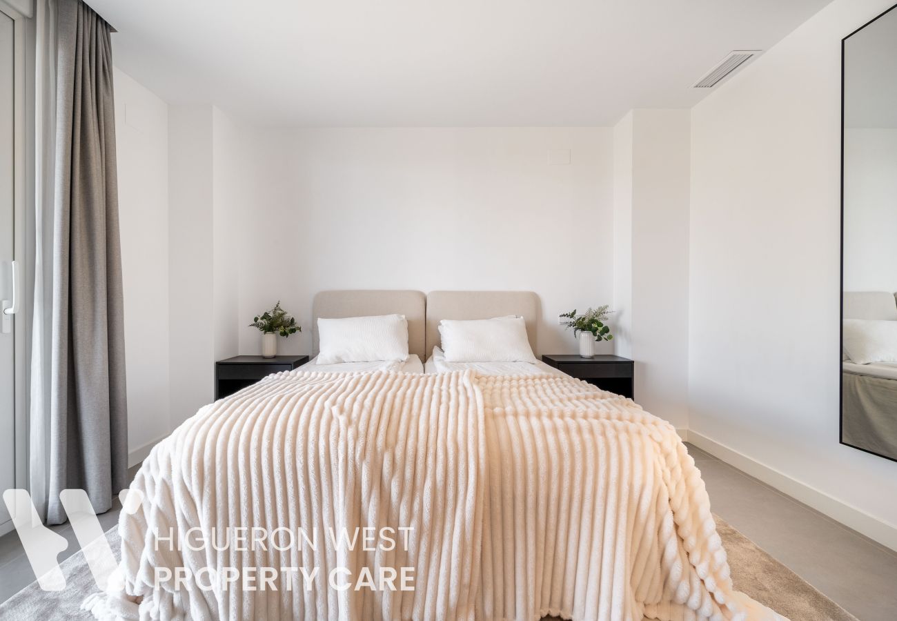 Apartment in Fuengirola - Casa Aura Higuerón  -Modern Luxury Apartment with Spectacular valley and sea views- Higueron - Fuengirola