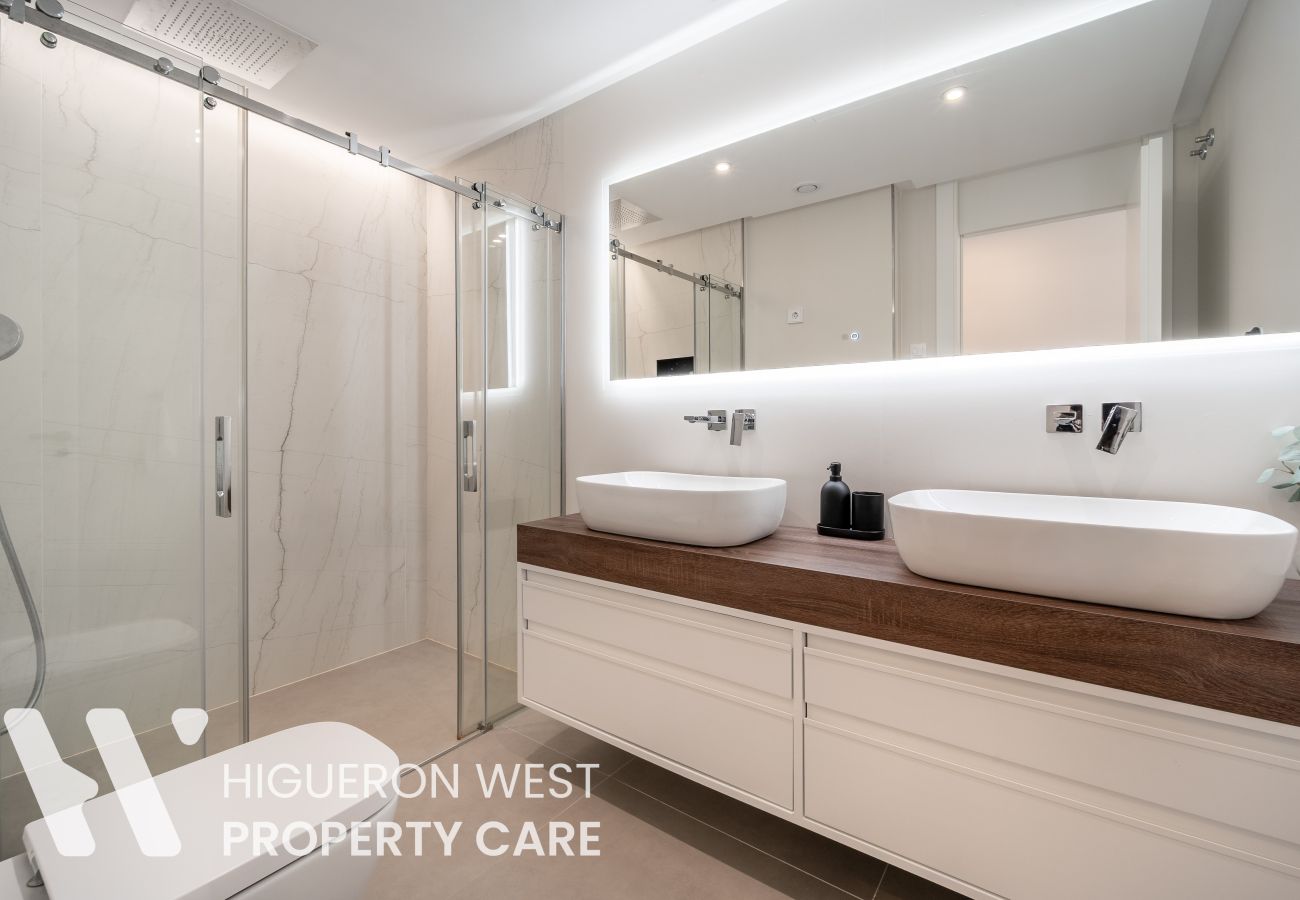 Apartment in Fuengirola - Casa Aura Higuerón  -Modern Luxury Apartment with Spectacular valley and sea views- Higueron - Fuengirola