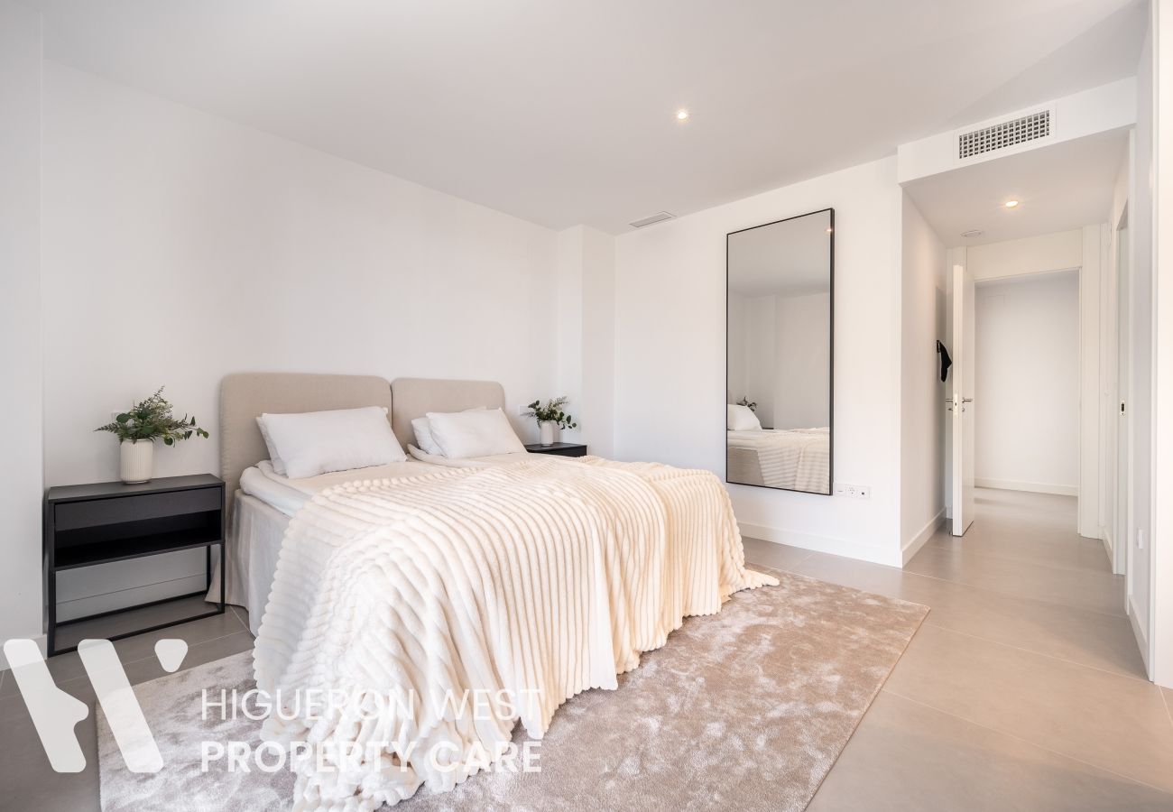 Apartment in Fuengirola - Casa Aura Higuerón  -Modern Luxury Apartment with Spectacular valley and sea views- Higueron - Fuengirola