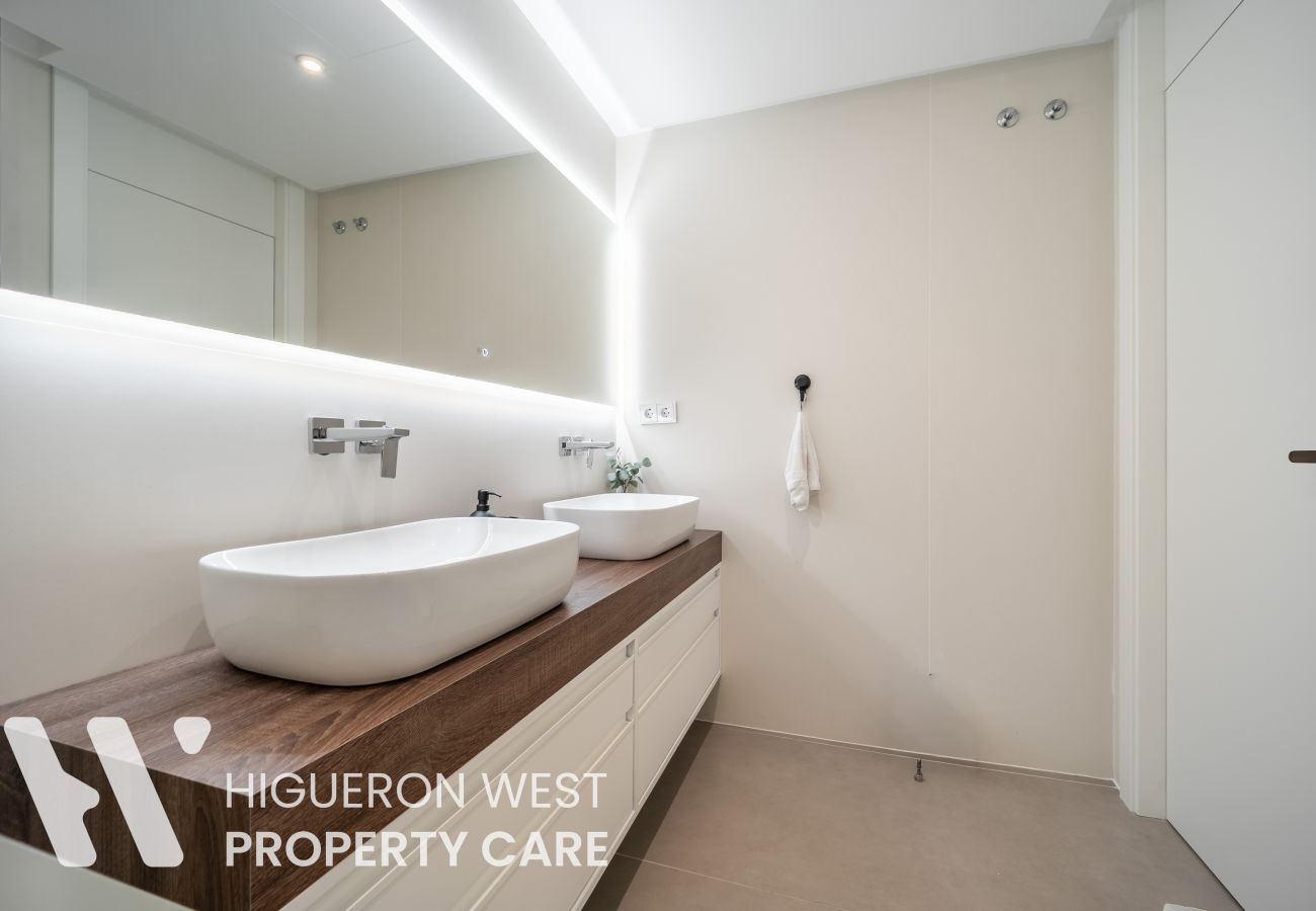 Apartment in Fuengirola - Casa Aura Higuerón  -Modern Luxury Apartment with Spectacular valley and sea views- Higueron - Fuengirola