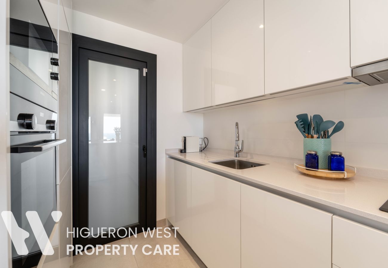 Apartment in Fuengirola - Casa Lisa-New 3bed with stunning Sea-views in Fuengirola